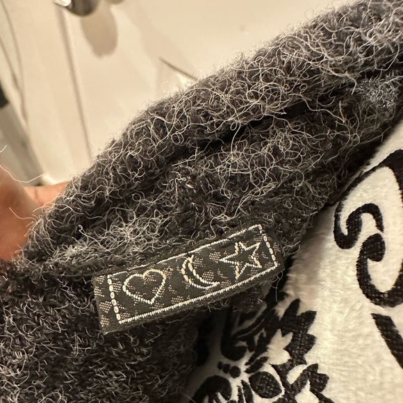 Elegant Gray Sleeveless Turtleneck Dress - Picture 6 of 8